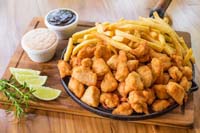 Peito de frango com fritas