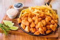 Peito de frango com fritas