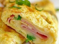 Omelete com presunto e queijo