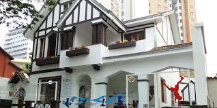 Museus e arquitetura local